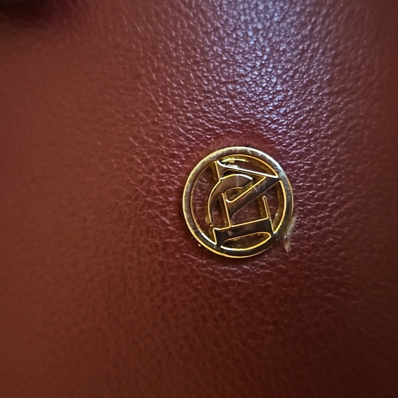 Sold Diva Burgundy Handbag - Picture 3 of 13